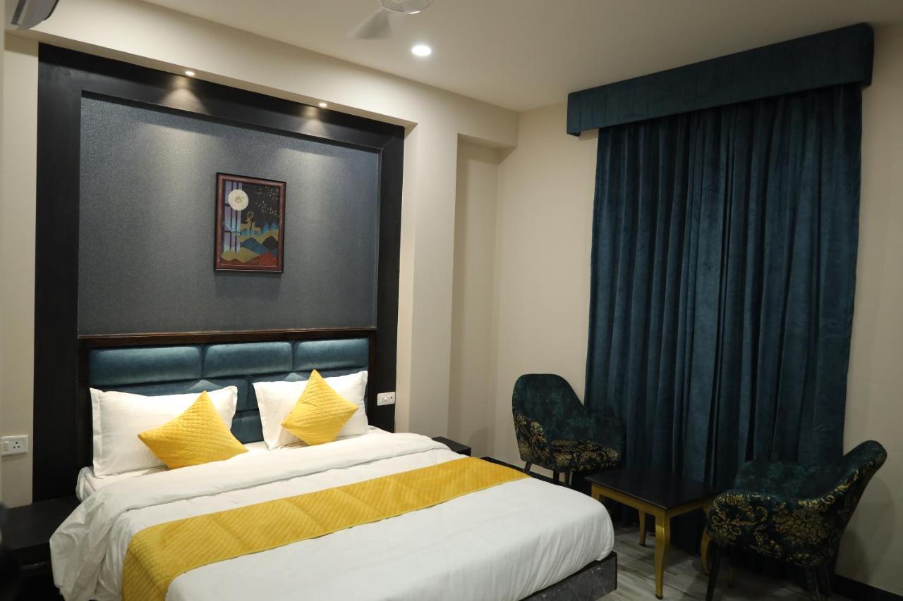 Hotel The Bell Ludhiana Exterior foto